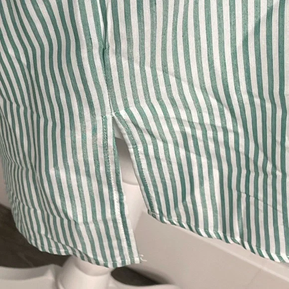 NWOT: VELVET HEART Green and White Striped Short Sleeve Button up Shirt Size XL - Picture 5 of 7